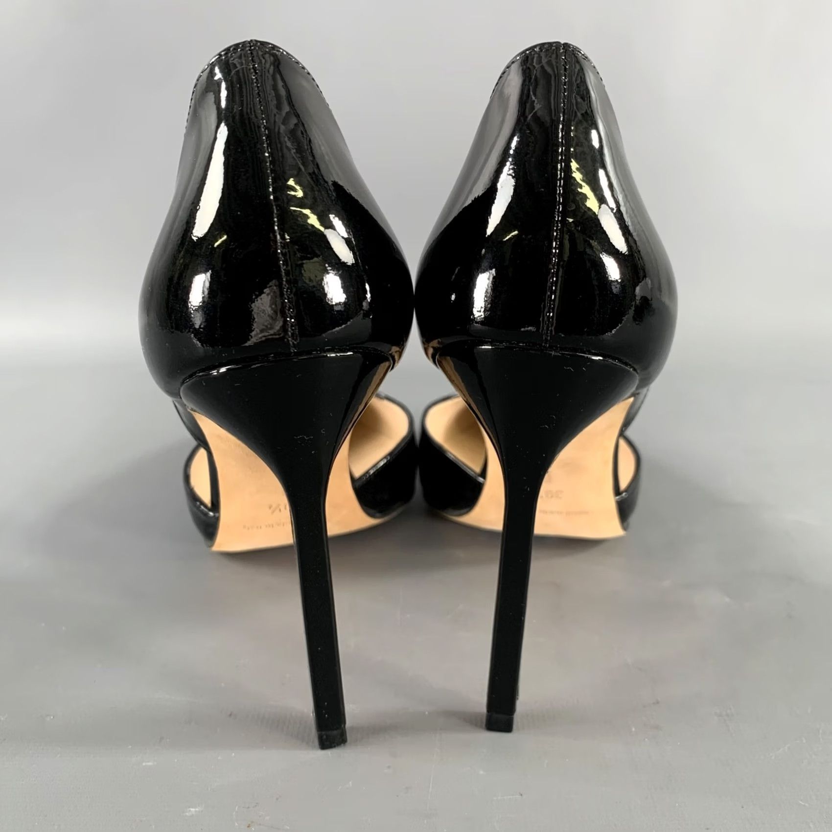 Manolo Blahnik MANOLO BLAHNIK Pumps Size 9.5 Black Patent Leather Two Tone Pointed Toe Size US 10 / IT 40 - 3 Thumbnail