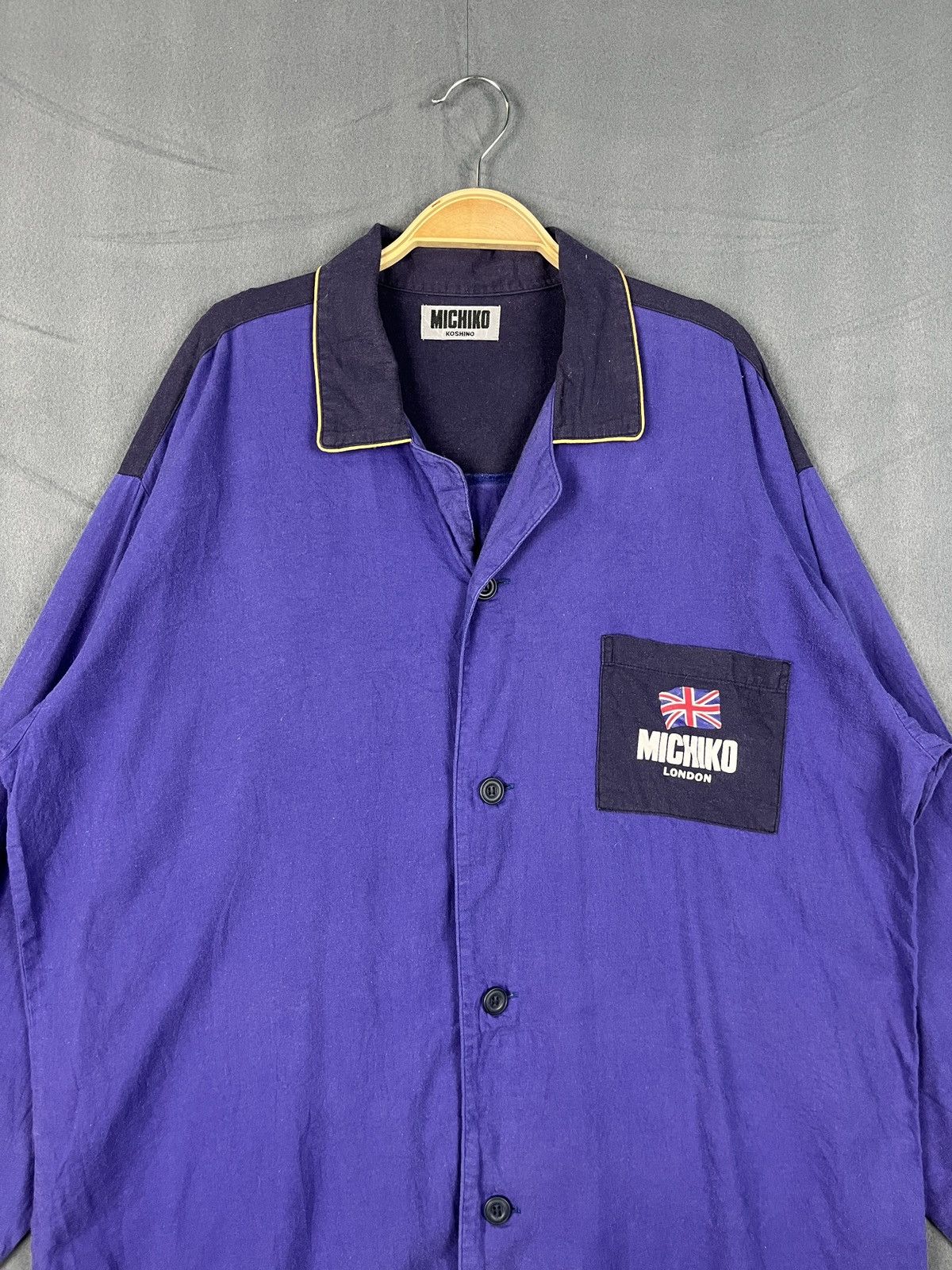 Michiko Koshino × Michiko Koshino London MICHIKO KOSHINO LONDON BUTTON UPS SHIRT SPELL OUT BACKHIT Size US L / EU 52-54 / 3 - 3 Thumbnail