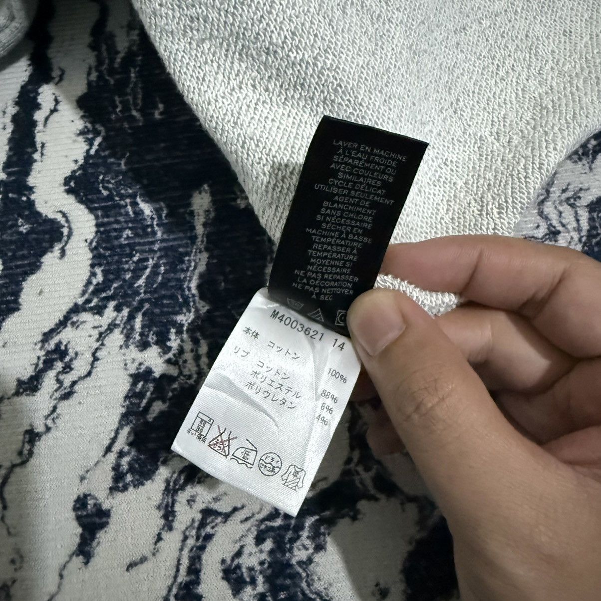 Marc by Marc Jacobs Marc by marc jacobs “we come in peace” sweatshirt Size US XS / EU 42 / 0 - 9 Thumbnail