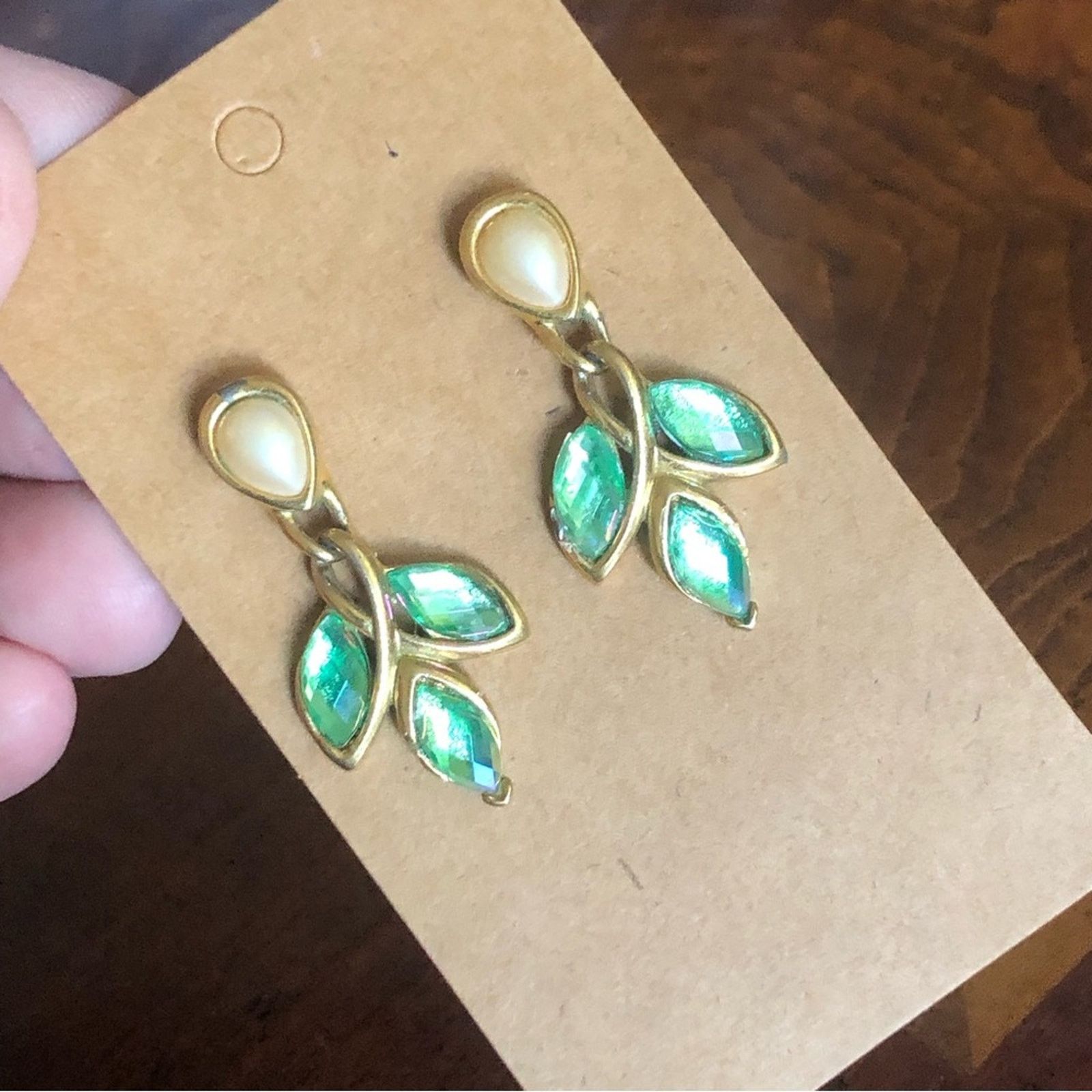 Vintage Vintage Trifari simulated pearl dangle earrings Size ONE SIZE - 1 Thumbnail