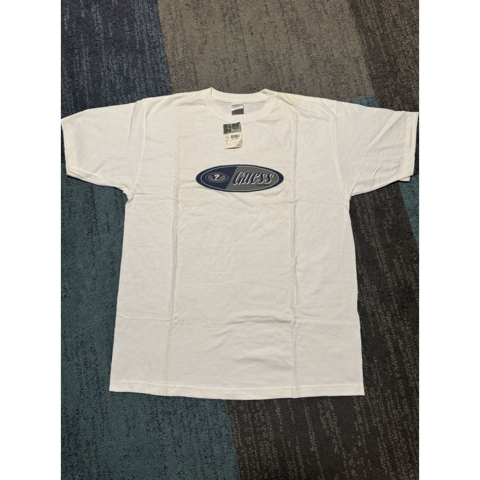 Guess VINTAGE GUESS Graphic T Shirt Size Large 90s Made In USA Size US L / EU 52-54 / 3 - 2 Thumbnail