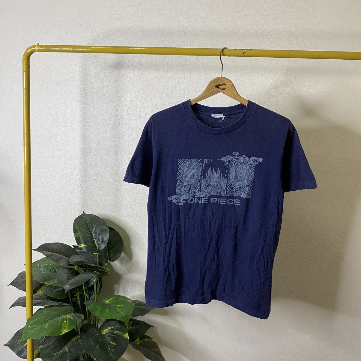 One Piece Vintage 2000s Anime One Piece Manga Series Tshirt Size US M / EU 48-50 / 2 - 1 Thumbnail
