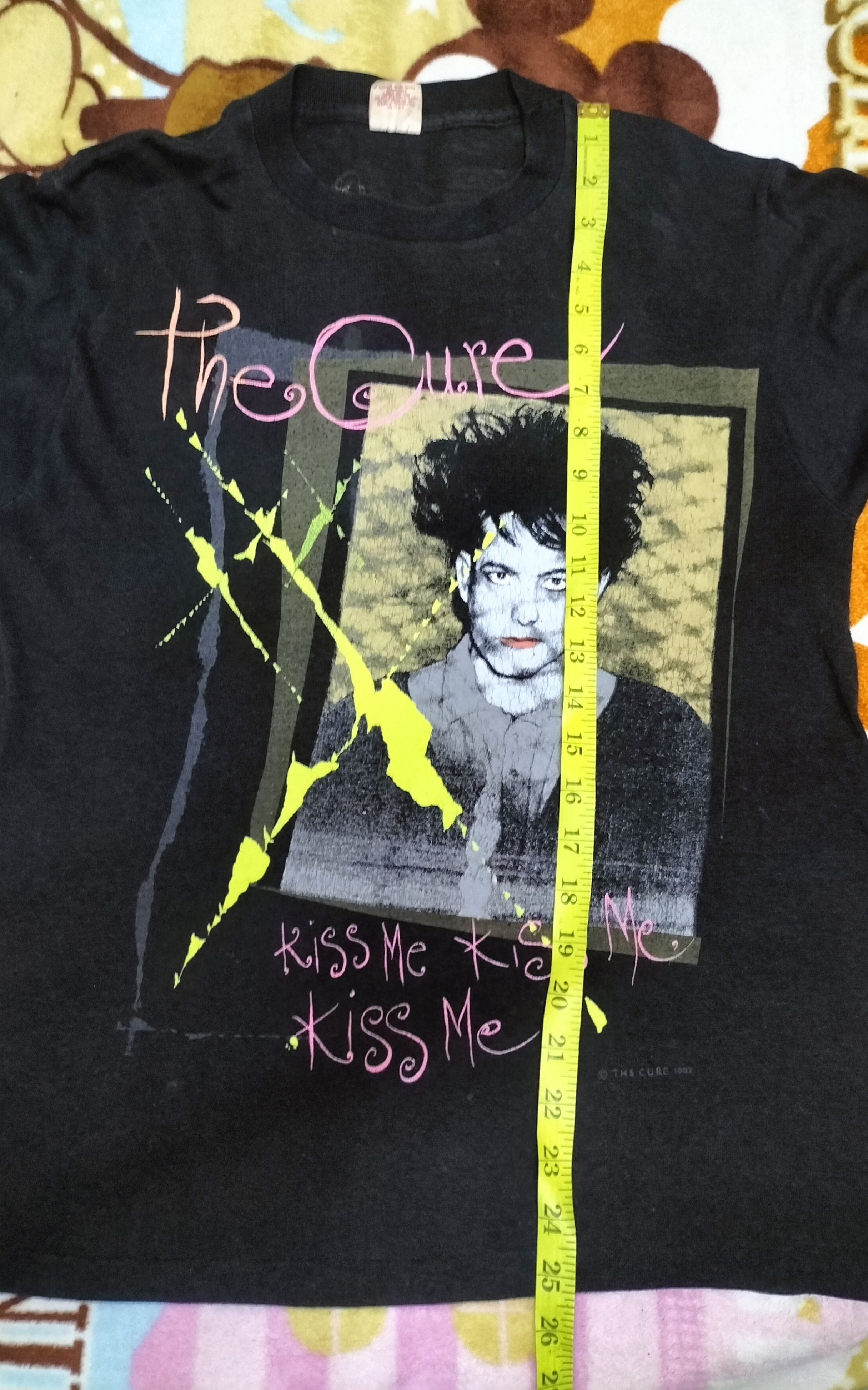 Band Tees Vintage the cure ©1987 kiss me tour paperthin shirt Size US M / EU 48-50 / 2 - 8 Thumbnail