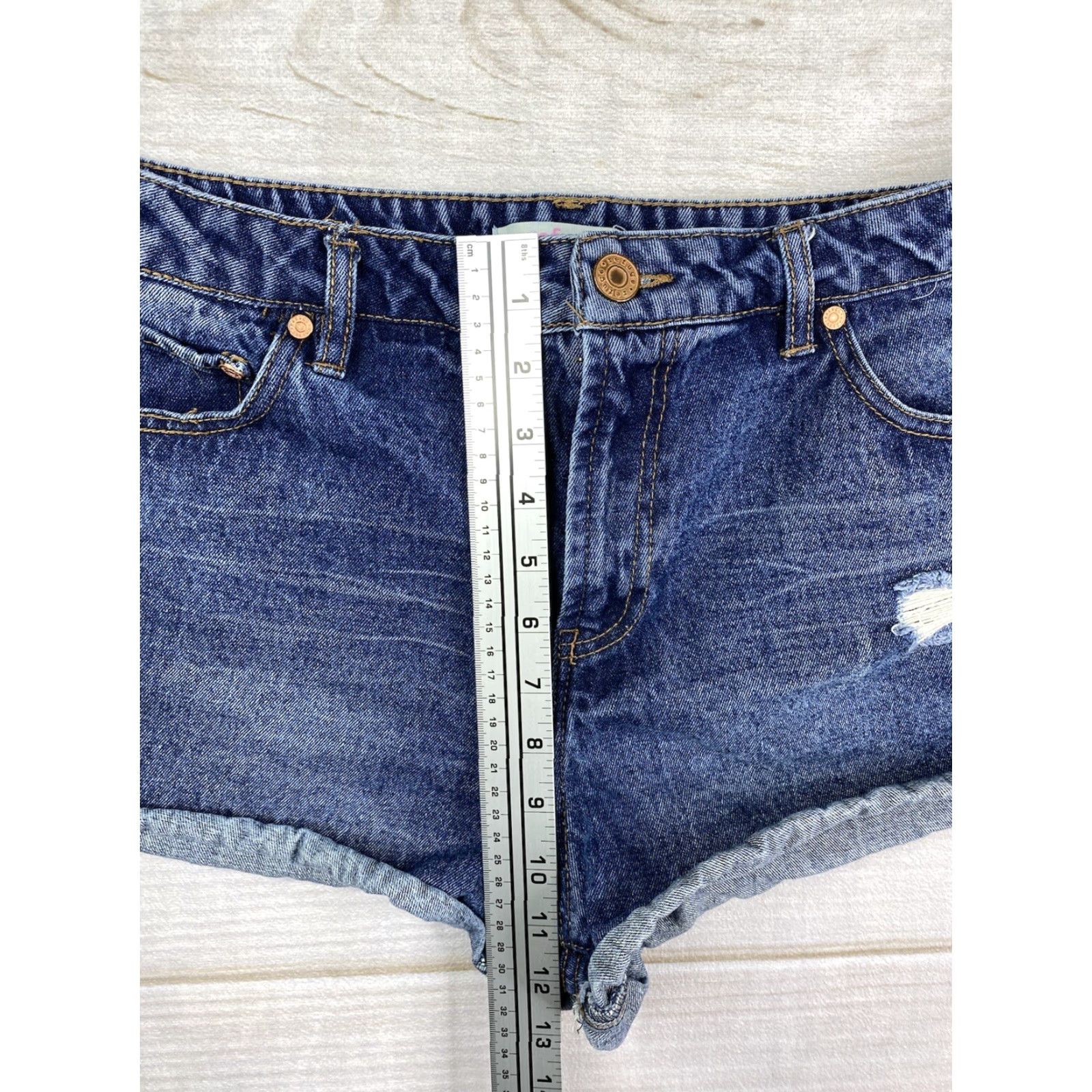 Vintage Refuge Shorts Womens 12 Dark Wash 100% Cotton Distressed Raw Rolled Hem Shortie Blue Size 34" / US 12 / IT 48 - 4 Thumbnail