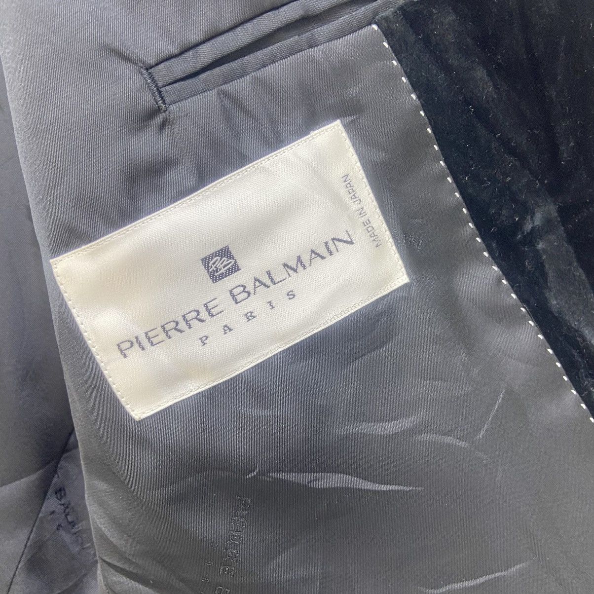 Pierre Balmain Vintage Pierre Balmain Black Velvet Blazer Coat Size US S / EU 44-46 / 1 - 13 Thumbnail