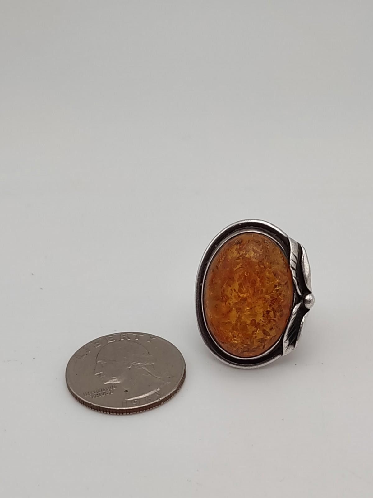 The Unbranded Brand VTG Sterling Silver 10g + Large Oval Baltic Amber Ring Sz 8 Size ONE SIZE - 5 Thumbnail