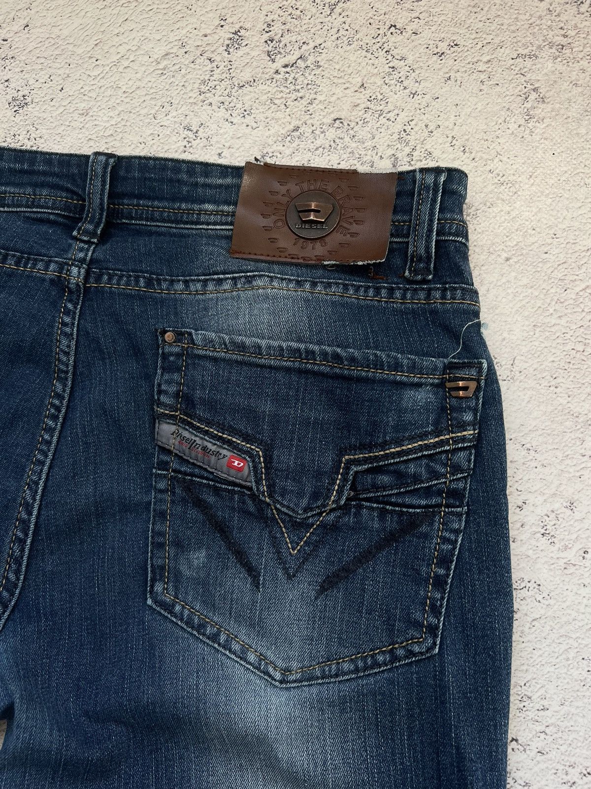 Diesel × If Six Was Nine × Vintage Vintage Diesel Faded Jeans Y2K Size US 34 / EU 50 - 11 Thumbnail