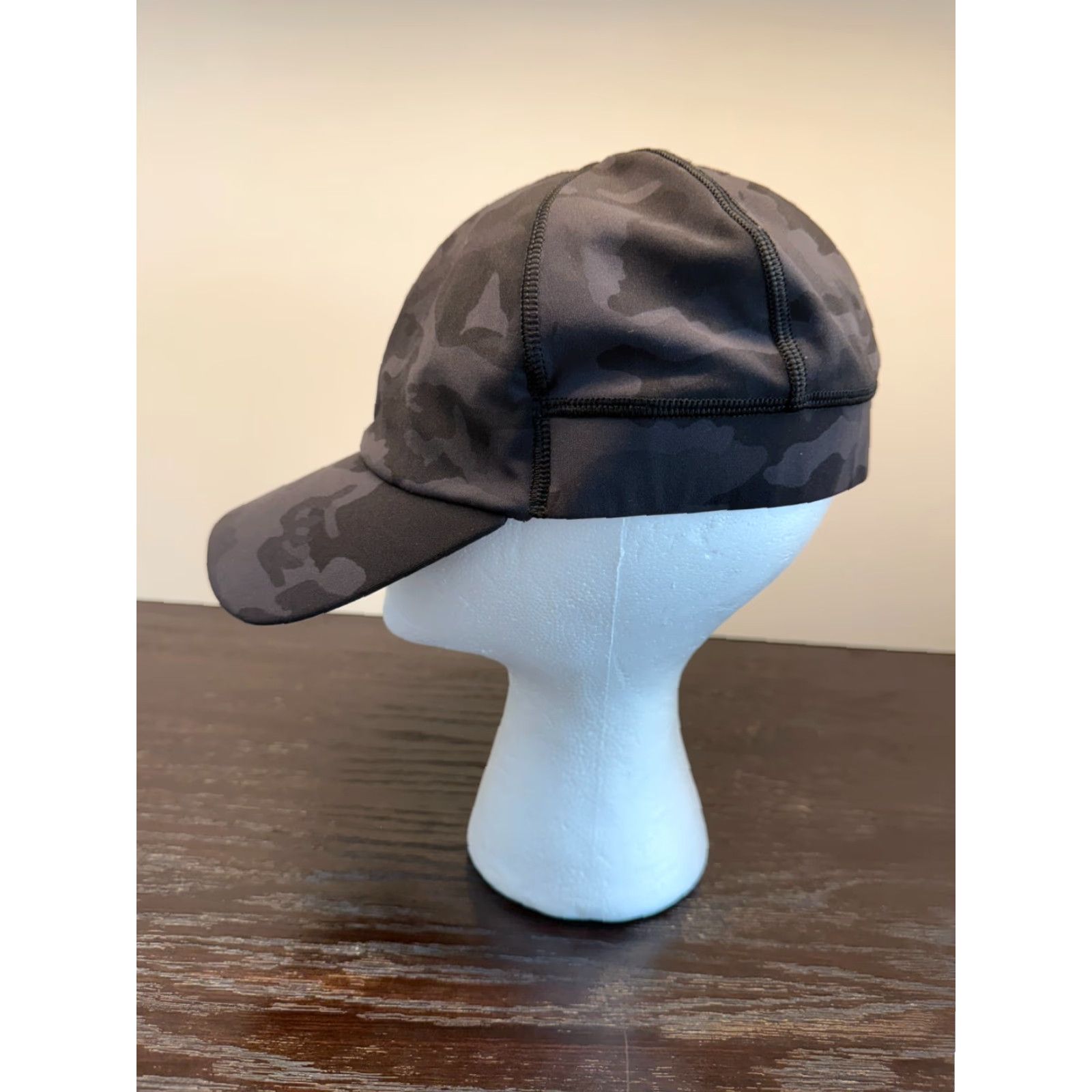 Lululemon Lululemon Hat Women Small Gray Camo Beach Hike Golf Travel Pickleball Resort Size ONE SIZE - 5 Thumbnail