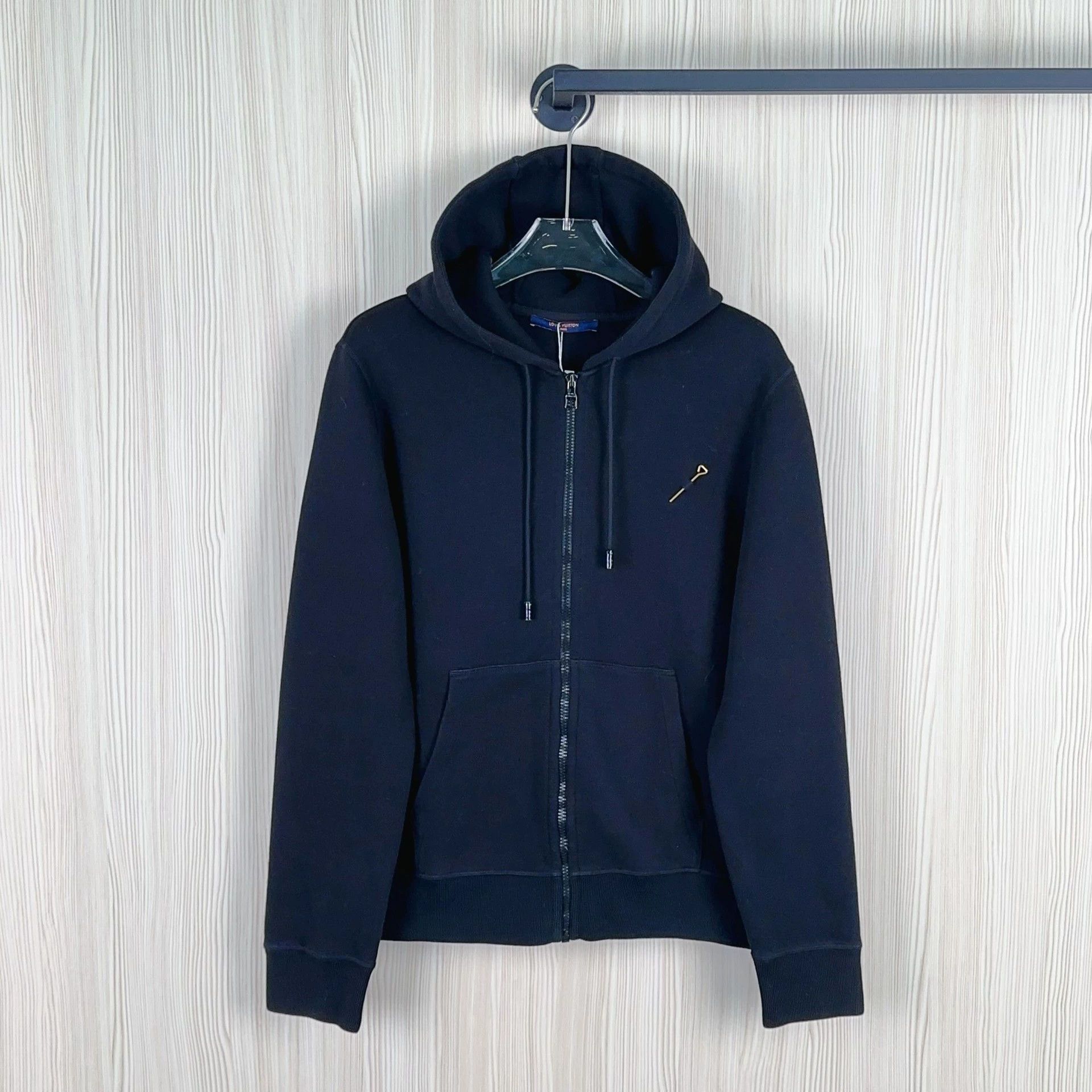 Louis Vuitton louis vuitton navy hooded sweatshirt size M Size US M / EU 48-50 / 2 - 1 Thumbnail