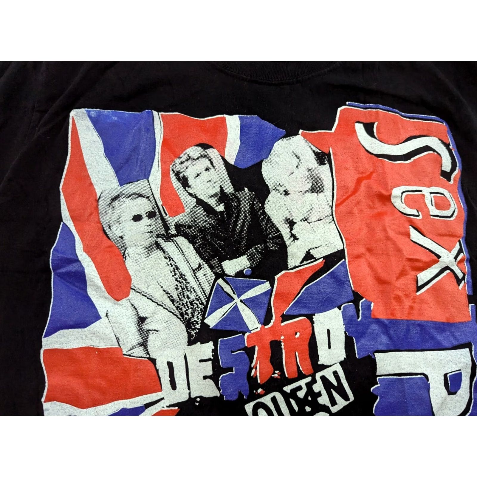Vintage VINTAGE Stars & Stripes Sex Pistols God Save The Queen Black T-shirt Small Mens Short Sleeve Round Neck 100% cotton? Size US S / EU 44-46 / 1 - 4 Thumbnail