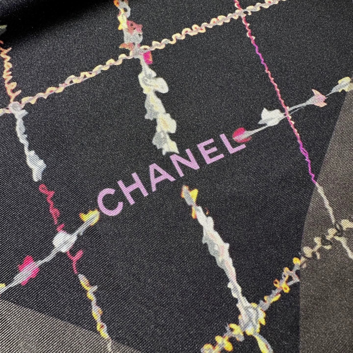 Chanel Chanel may121 Quilted Logo Lettering Silk Scarf Size ONE SIZE - 7 Thumbnail