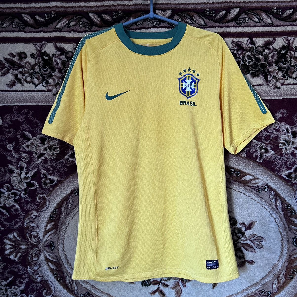 Nike BRASIL 2010 2011 HOME FOOTBALL SHIRT SOCCER JERSEY NIKE Size US M / EU 48-50 / 2 - 1 Thumbnail
