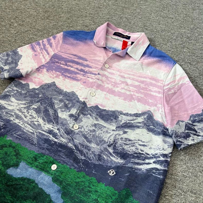 Louis Vuitton Louis Vuitton Mountain Print Short Sleeve Shirt-2506 Size M / US 6-8 / IT 42-44 - 3 Thumbnail