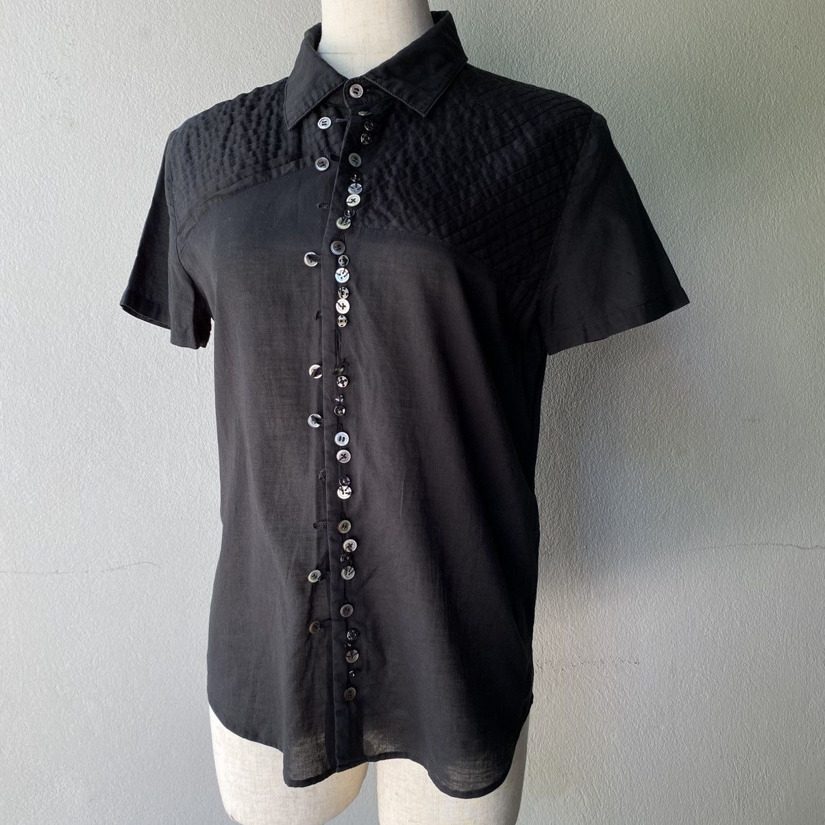 Sunao Kuwahara Sunao kuwahara Black textured shirt with mixed buttons Size M / US 6-8 / IT 42-44 - 11 Thumbnail
