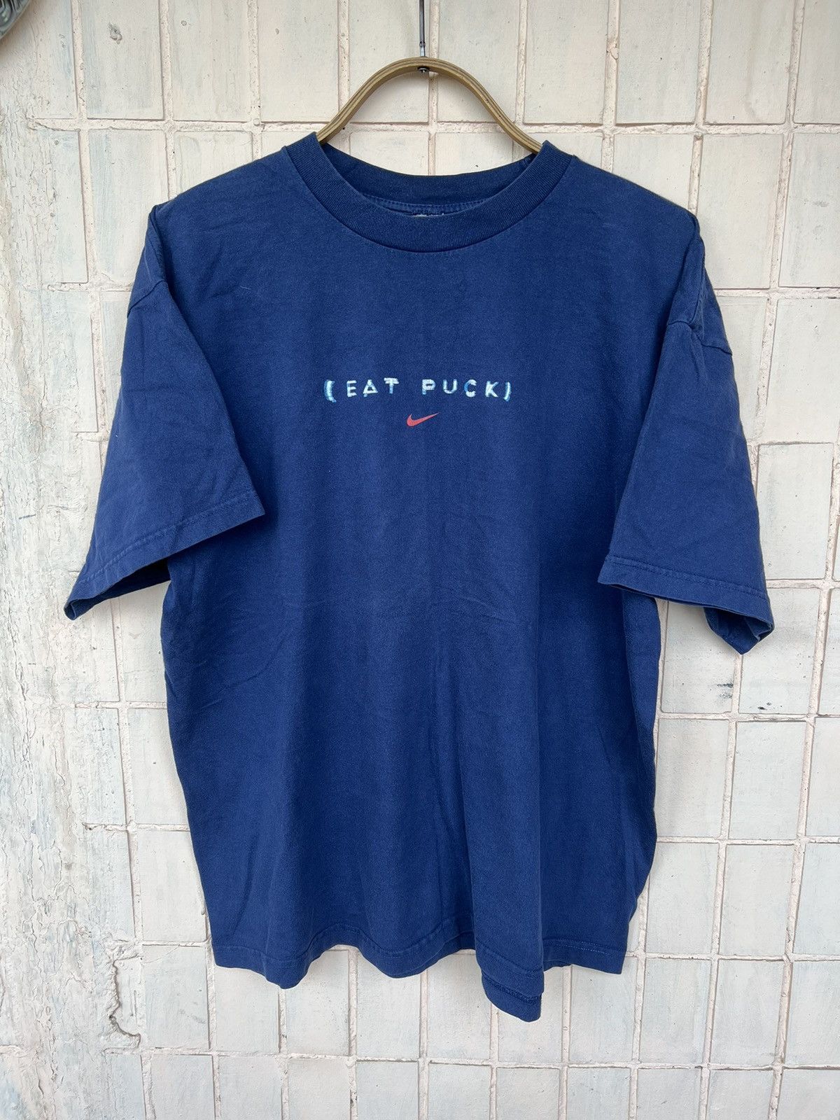 Nike Vintage Nike T Shirt Big Logo EAT PUCK Swoosh 2000s Y2K Size US XXL / EU 58 / 5 - 1 Thumbnail