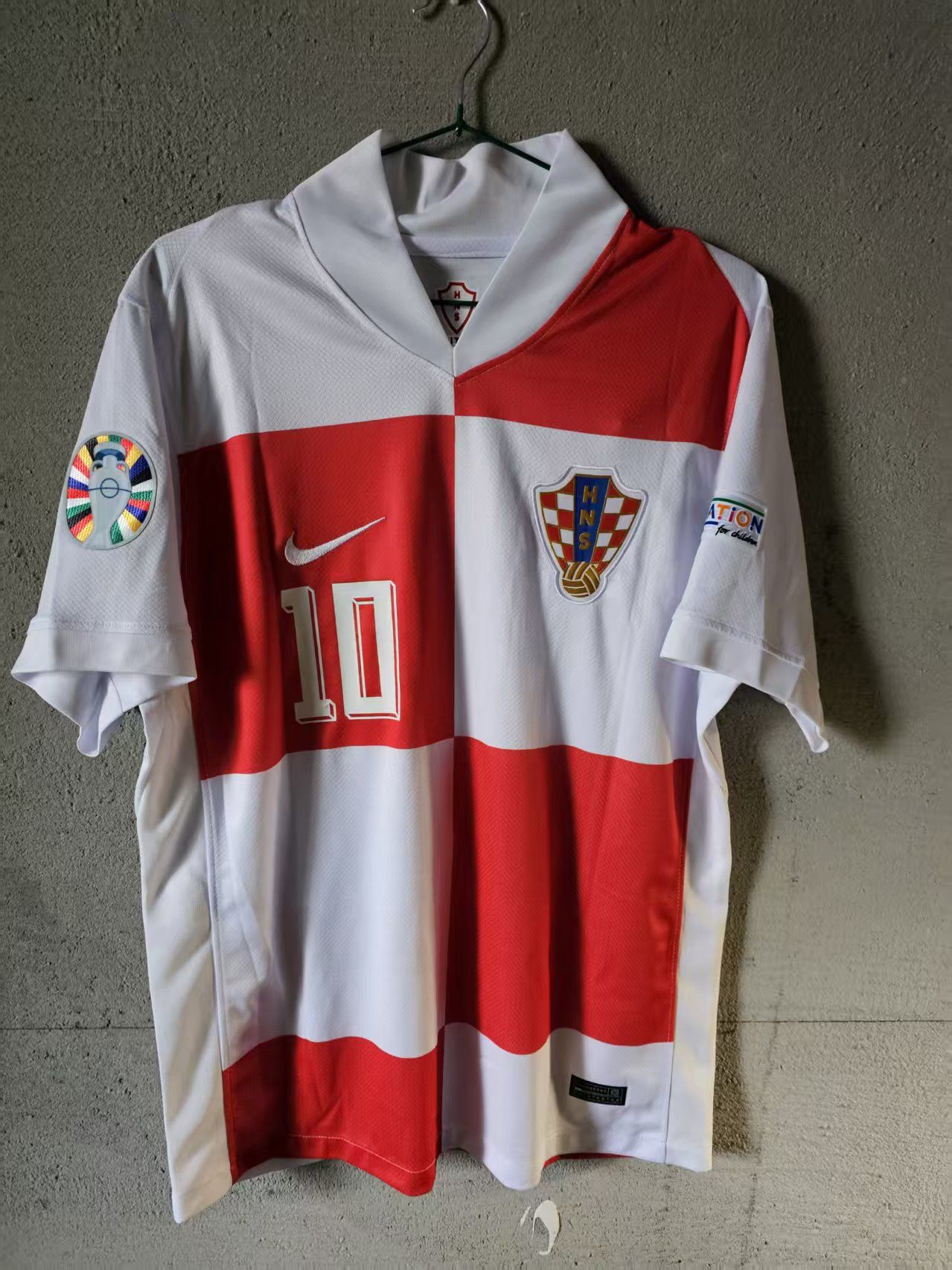 Other 2024 Euro Cup Croatia #10 Luka Modrić Jersey Size US L / EU 52-54 / 3 - 1 Thumbnail