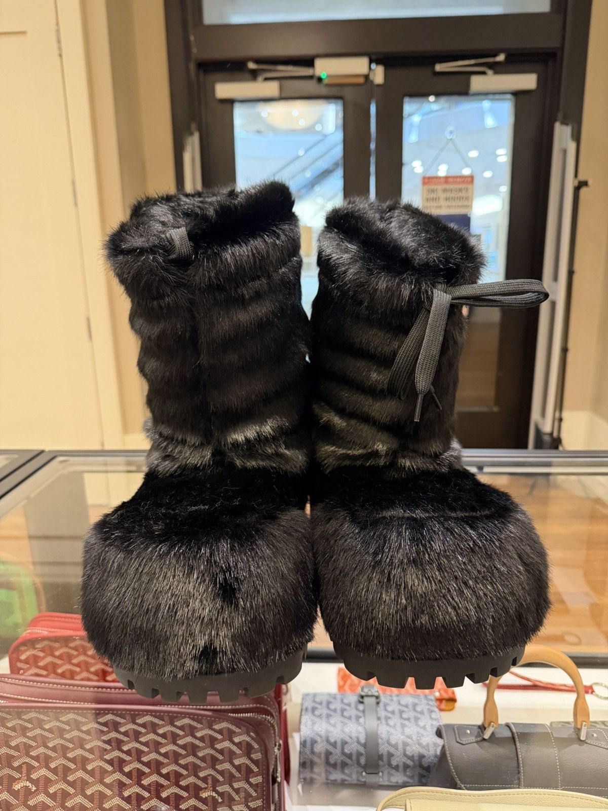 Balenciaga Balenciaga Alaska Fur Boot Size US 7 / EU 40 - 3 Thumbnail
