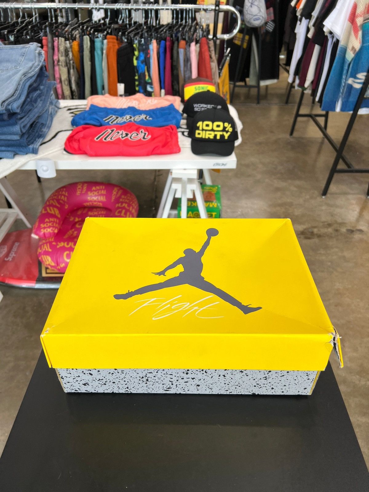 Jordan Brand Air Jordan 4 Lightning Sz. 6.5Y (2021) Size US 6.5 / EU 39-40 - 15 Thumbnail