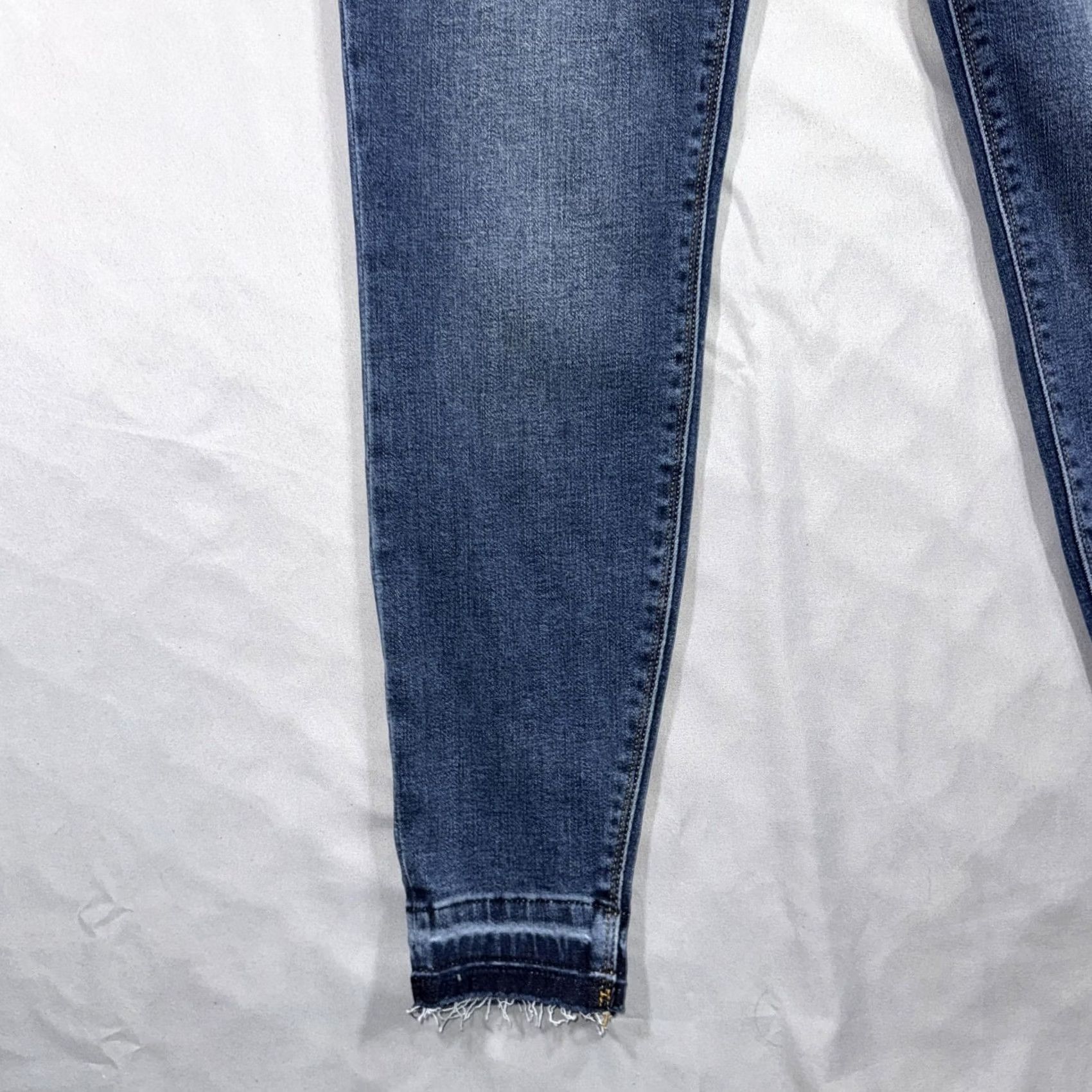 Spanx Spanx Jeans Womens M Blue Pull On Jeggings Skinny Raw Hem Distressed Denim Size 32" / US 10 / IT 46 - 4 Thumbnail