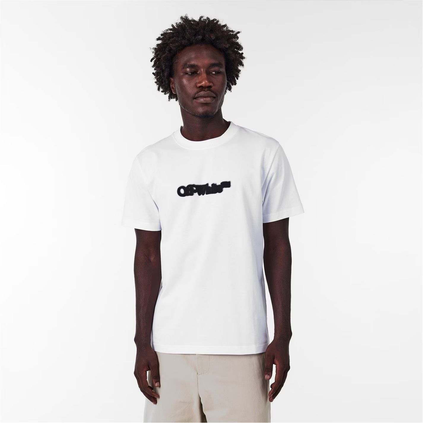 Off-White o1g2r1mq0226 Spray Arrow Arrow Logo Print T-Shirt In White Size US XXL / EU 58 / 5 - 2 Thumbnail