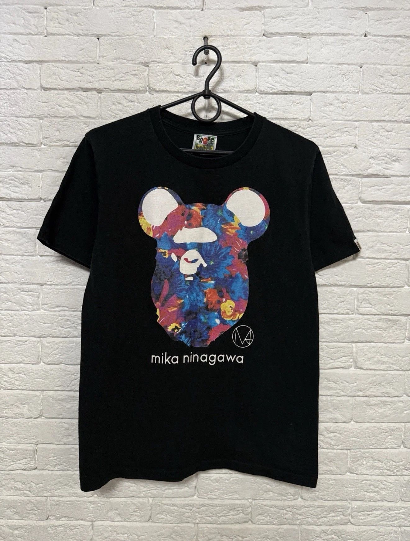 Bape Rare Bape Mika Ninagawa T-shirt Huge Ape Logo Be@rbrick Size US S / EU 44-46 / 1 - 1 Thumbnail