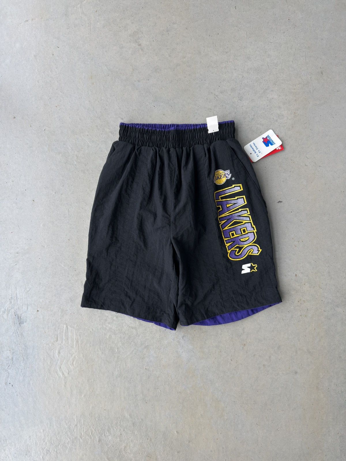 NBA Vintage 90s LA Lakers Starter Basketball Shorts Size US 26 / EU 42 - 1 Thumbnail