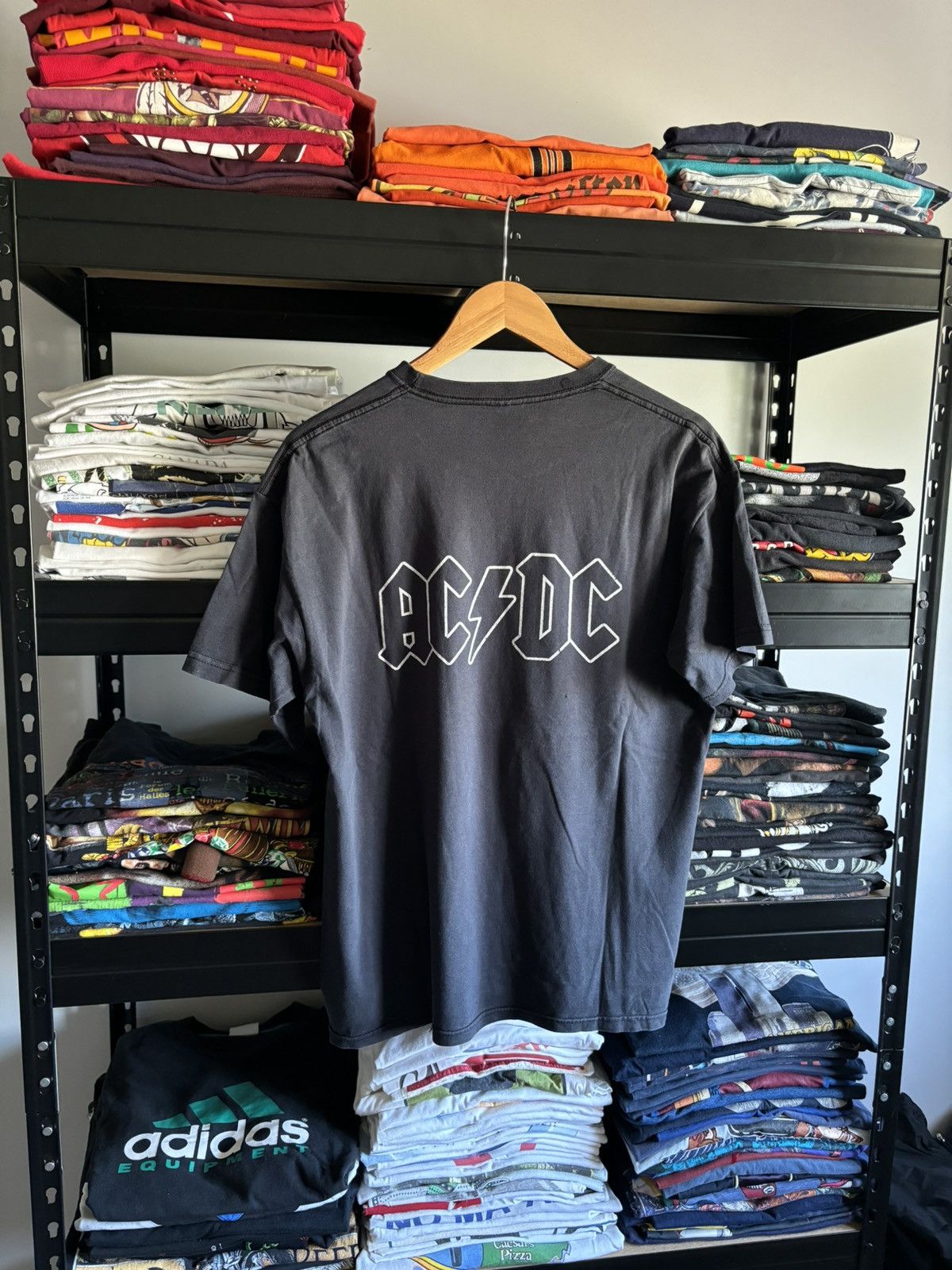 AC/DC × Band Tees Vintage AC/DC Graphic Print T-Shirt Band Rock Size US L / EU 52-54 / 3 - 3 Thumbnail