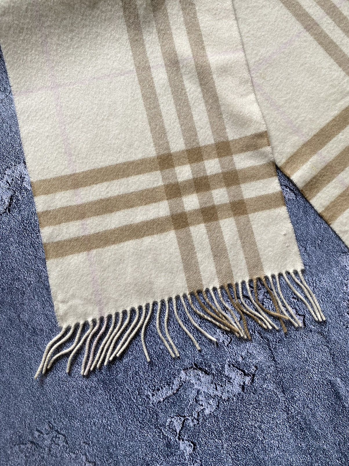 Burberry Burberry London England Wool Novachek Scarf Size ONE SIZE - 10 Thumbnail