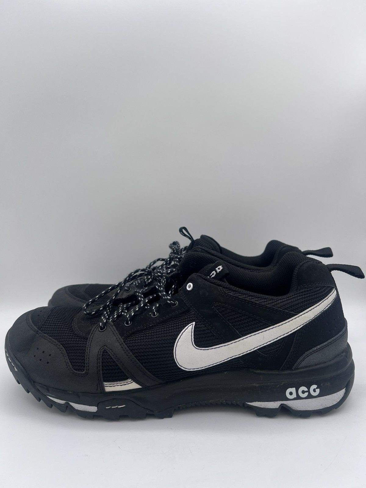 Nike Vintage 2010 Nike ACG Rongbuk Trail Hiking mens Size 12 Size US 12 / EU 45 - 3 Thumbnail