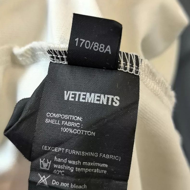 Vetements VETEMENTS White T-shirt 2504-Nextarrow Size US M / EU 48-50 / 2 - 9 Thumbnail