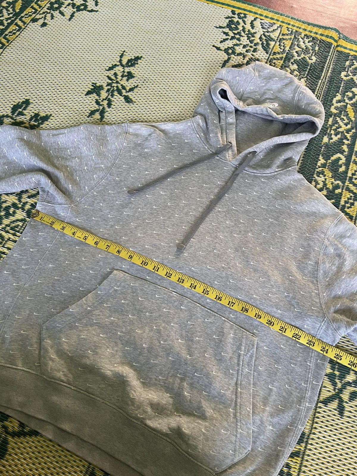 Nike Nike Mini Swoosh All Over Print Distressed Hoodie Size US L / EU 52-54 / 3 - 16 Thumbnail