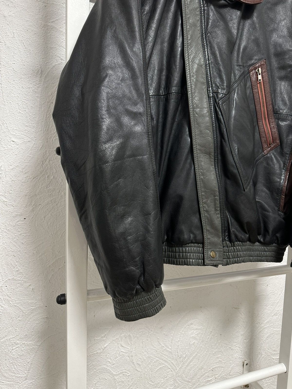 Vintage Vintage 90s Oversized Black Distressed Leather Jacket L size Size US L / EU 52-54 / 3 - 4 Thumbnail
