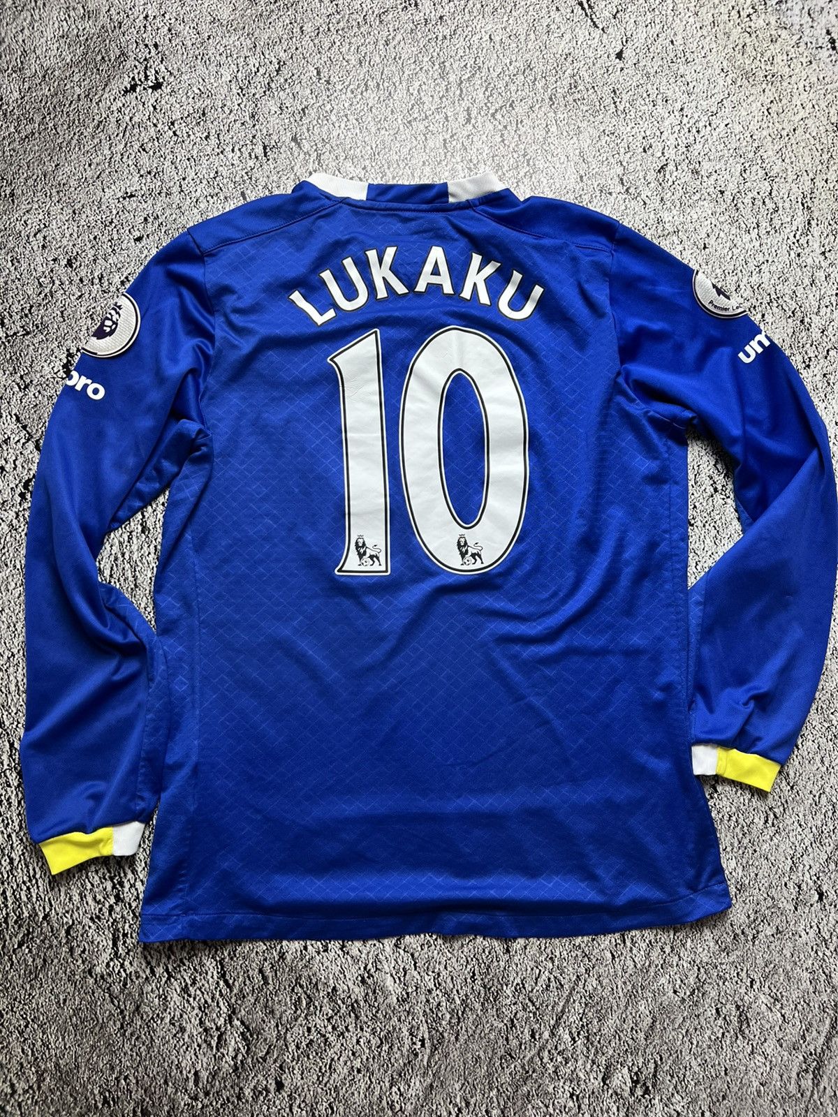 Umbro 2016-2017 Everton Romelo Lukaku umbro jersey long sleeve Size US M / EU 48-50 / 2 - 1 Thumbnail