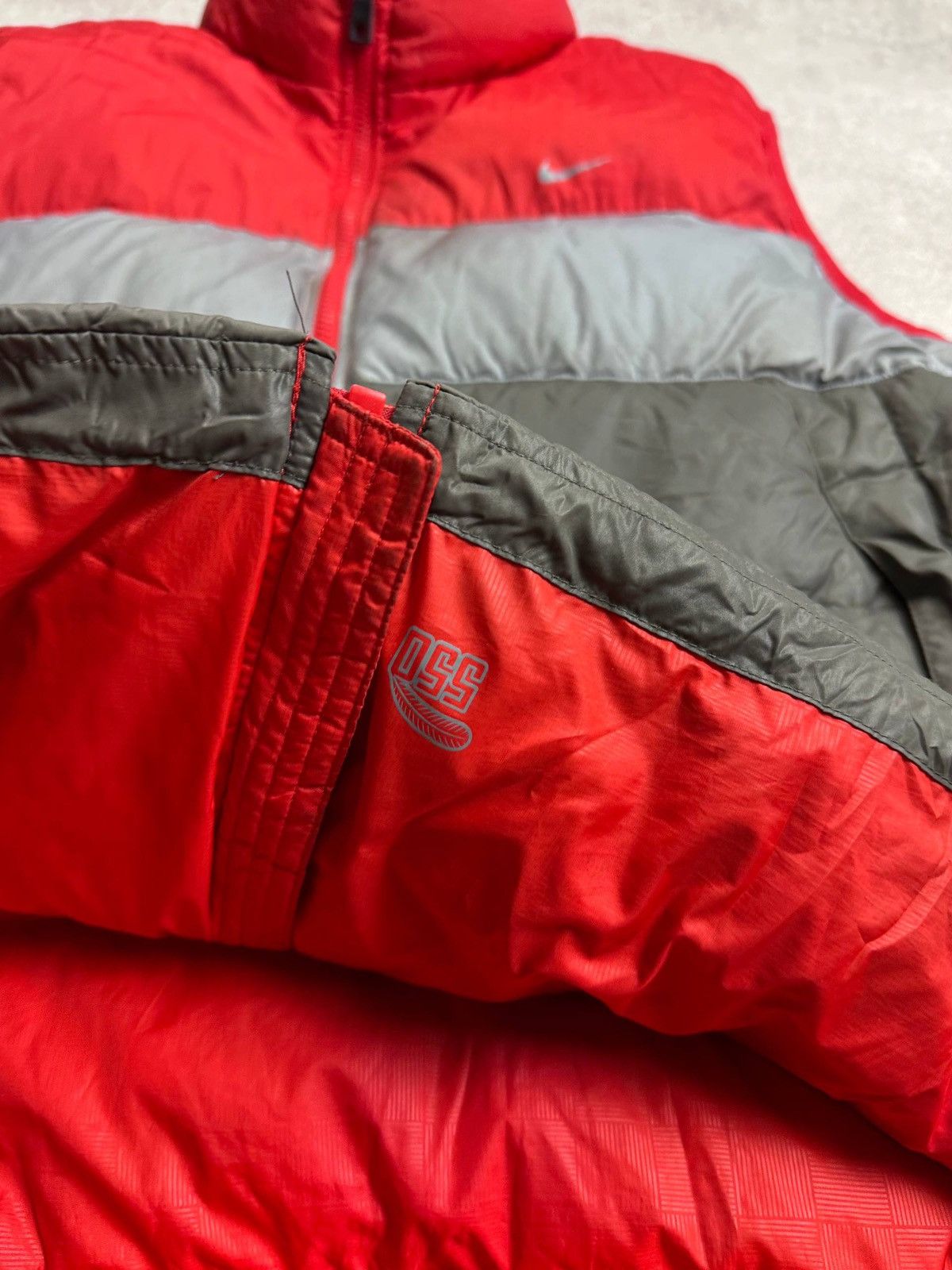 Nike Vintage Nike Swoosh Goose Down Puffer Vest Y2K XL Size US XL / EU 56 / 4 - 5 Thumbnail