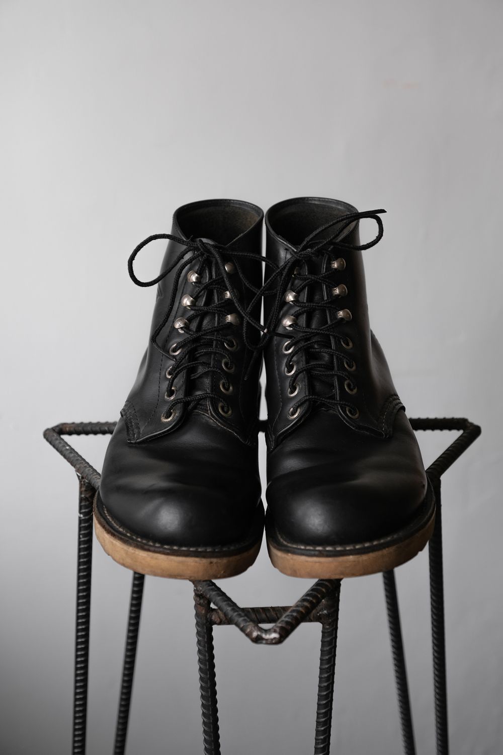 Red Wing Red Wing 8165 Classic Round Toe Leather Boots | Grailed