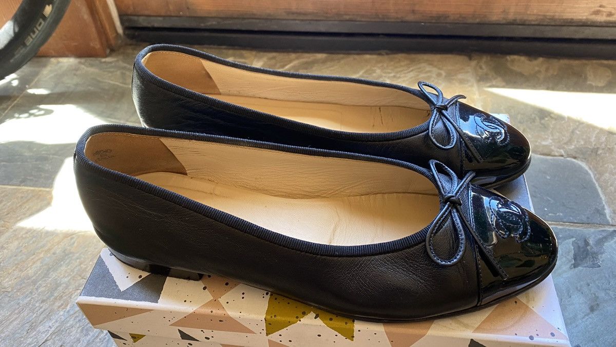 Chanel Classic Chanel Flats Size US 7.5 / IT 37.5 - 2 Thumbnail
