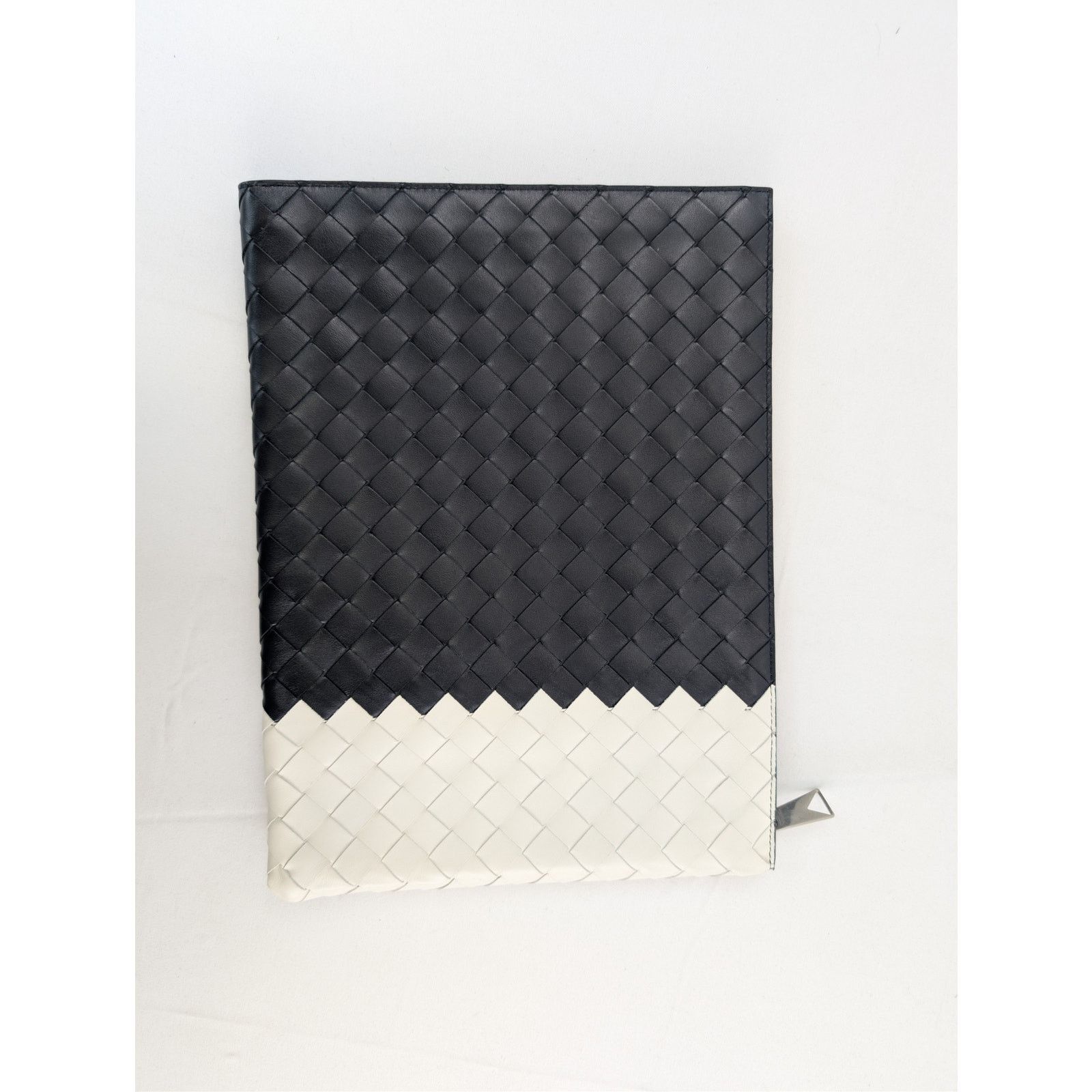 Bottega Veneta o1rshd1 Size: OS / Case Avenue Intreccio 15 BI/Avenue Wallet Size ONE SIZE - 1 Thumbnail