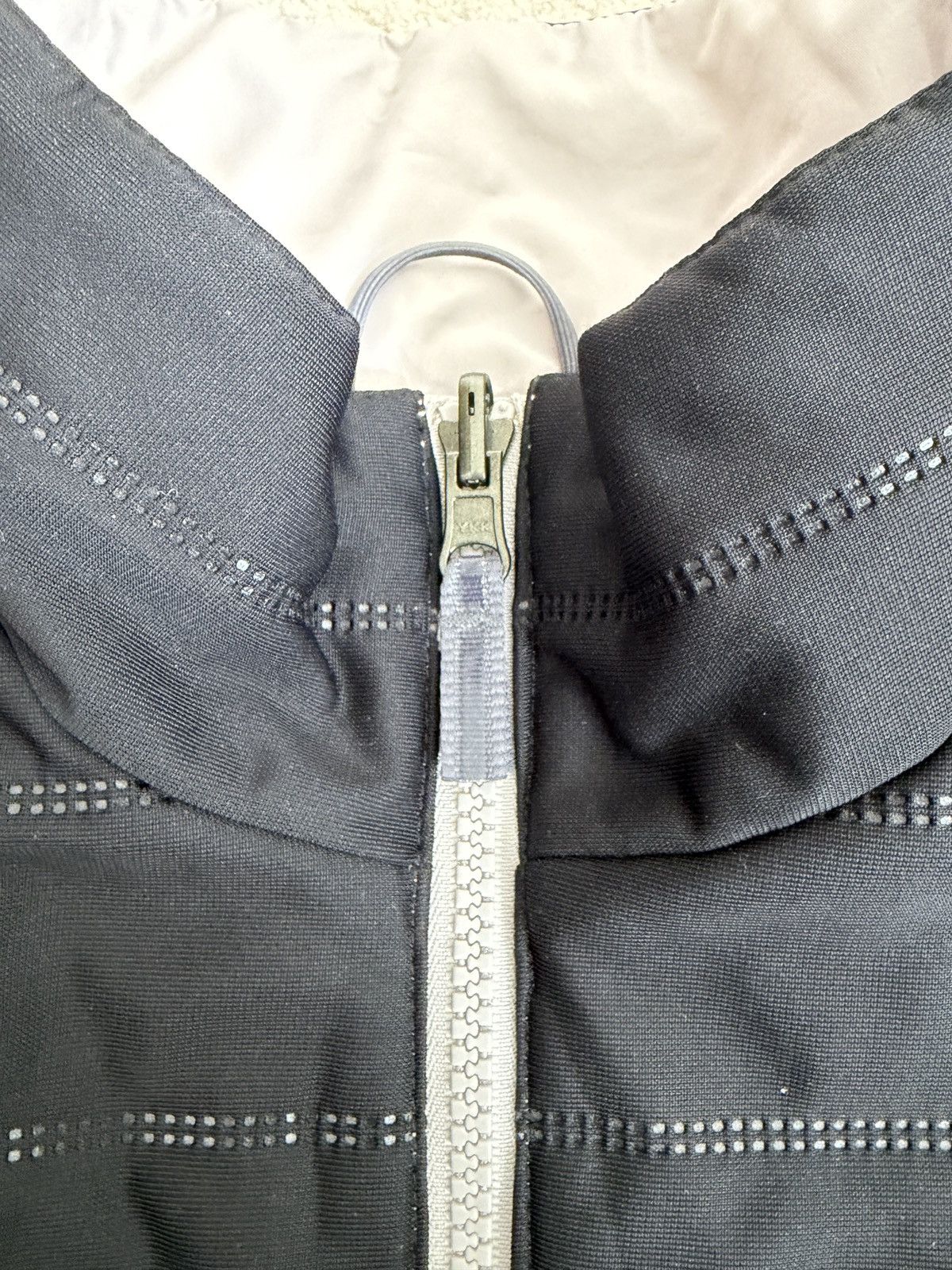 Nike ACG Nike ACG Reversible Jacket Vest 2Way Black Silver Techwear Size US XL / EU 56 / 4 - 4 Thumbnail