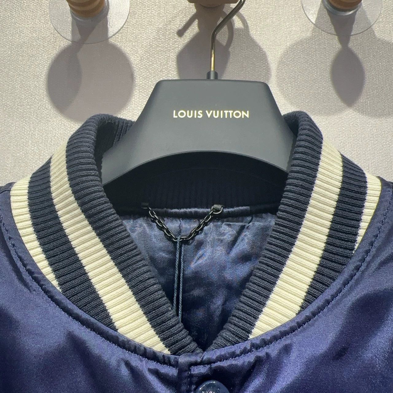 Louis Vuitton Louis Vuitton navy blue striped logo baseball jacket Size US L / EU 52-54 / 3 - 5 Thumbnail