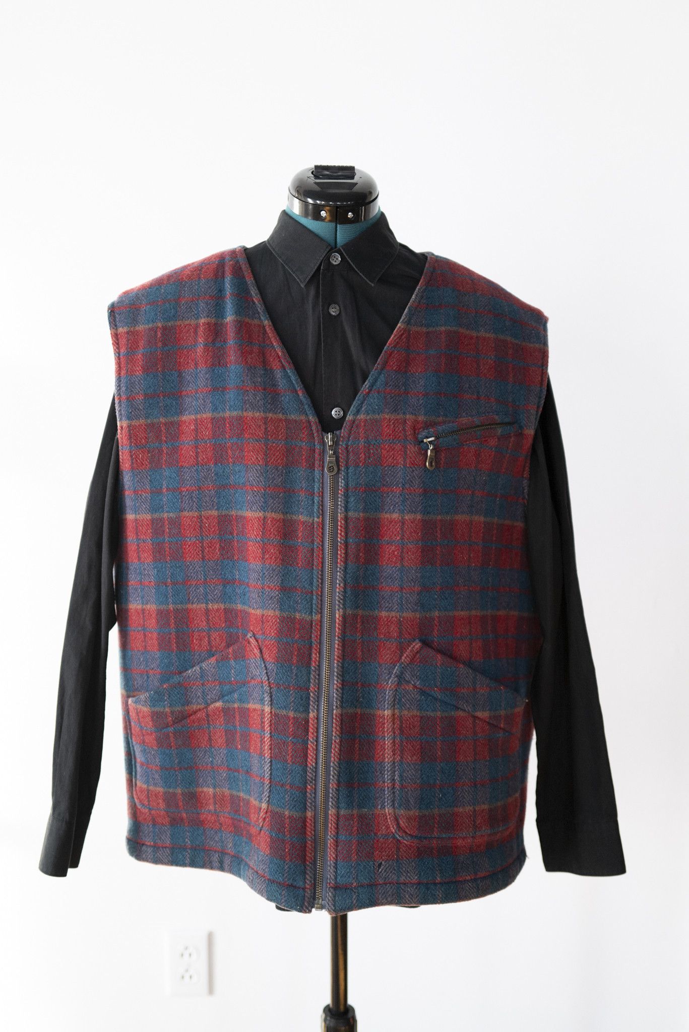 C.P. Company VINTAGE C.P. COMPANY WOOL PLAID VEST SZ. 54 MASSIMO OSTI Size US L / EU 52-54 / 3 - 1 Thumbnail