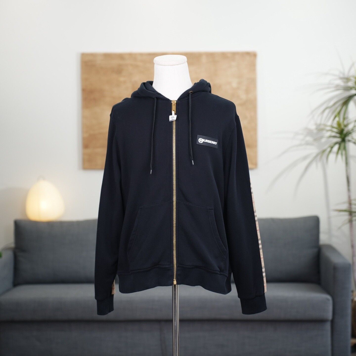 Burberry Burberry Retro Plaid Black Hoodie l Men Size US L / EU 52-54 / 3 - 1 Thumbnail