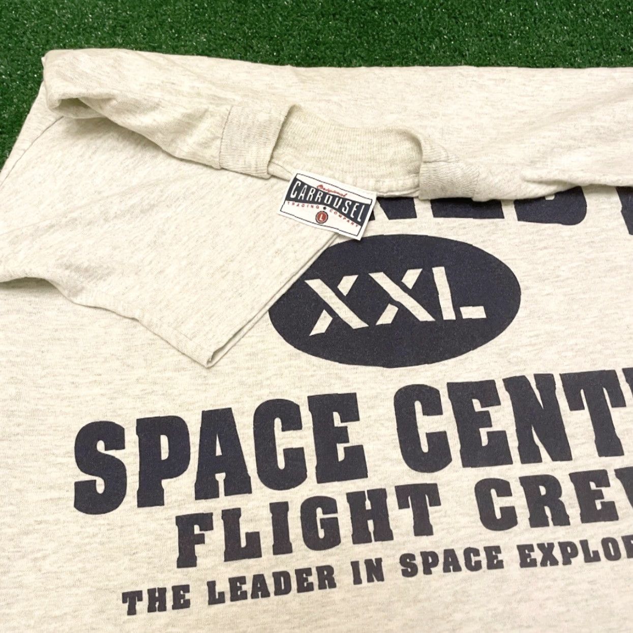 Vintage VINTAGE Kennedy Space Center Flight Crew Exploration VTG Shirt Mens Size L Gray 90s Flight Crew Space Men L Size US L / EU 52-54 / 3 - 2 Thumbnail