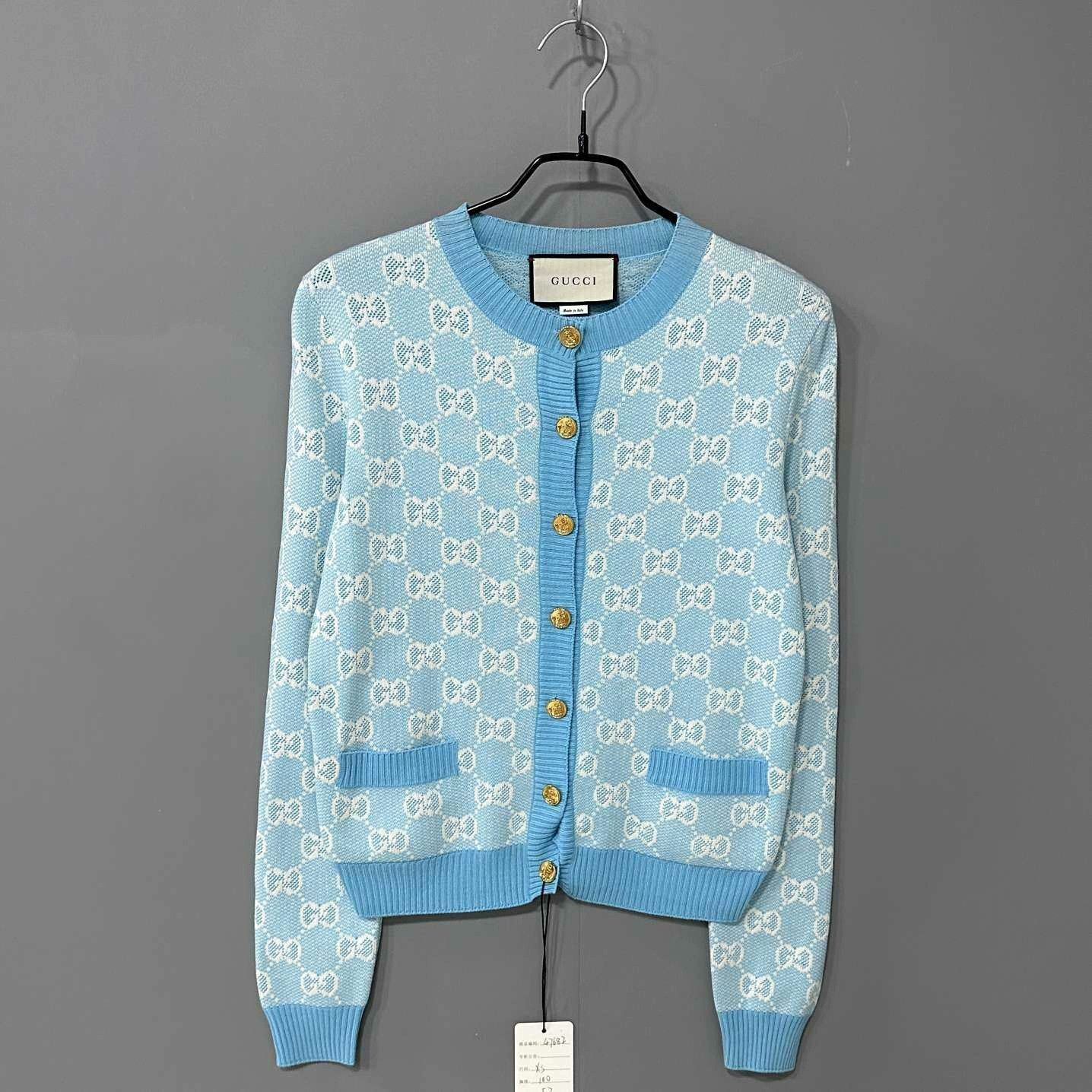 Gucci Gucci Blue Sweater XS Women Size XS / US 0-2 / IT 36-38 - 1 Thumbnail