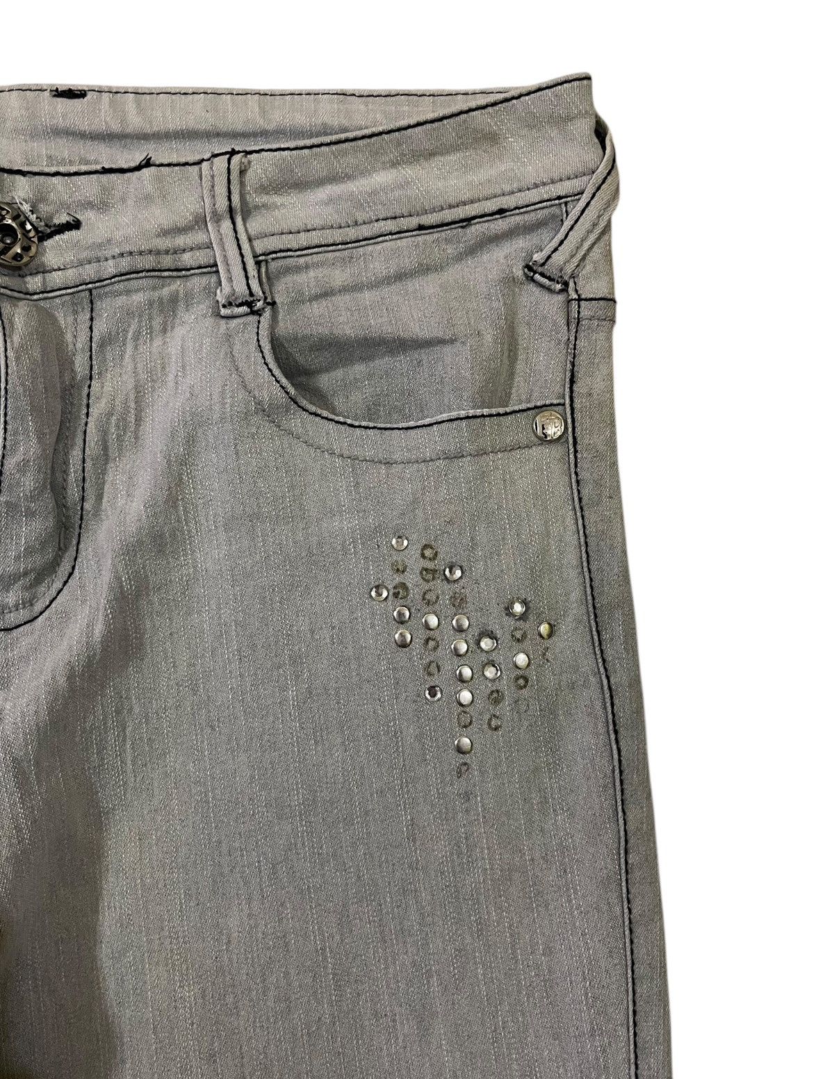 Fubu FLARED💥 FUBU Ice Washed Embellished Low Rise Flare Denim Size 28" / US 6 / IT 42 - 5 Thumbnail