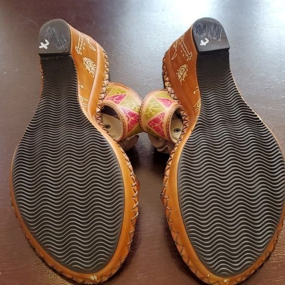 Designer Bamboo 54 Leather 2" Heeled Sz. 7 Thong Sandals Size US 7 / IT 37 - 8 Thumbnail