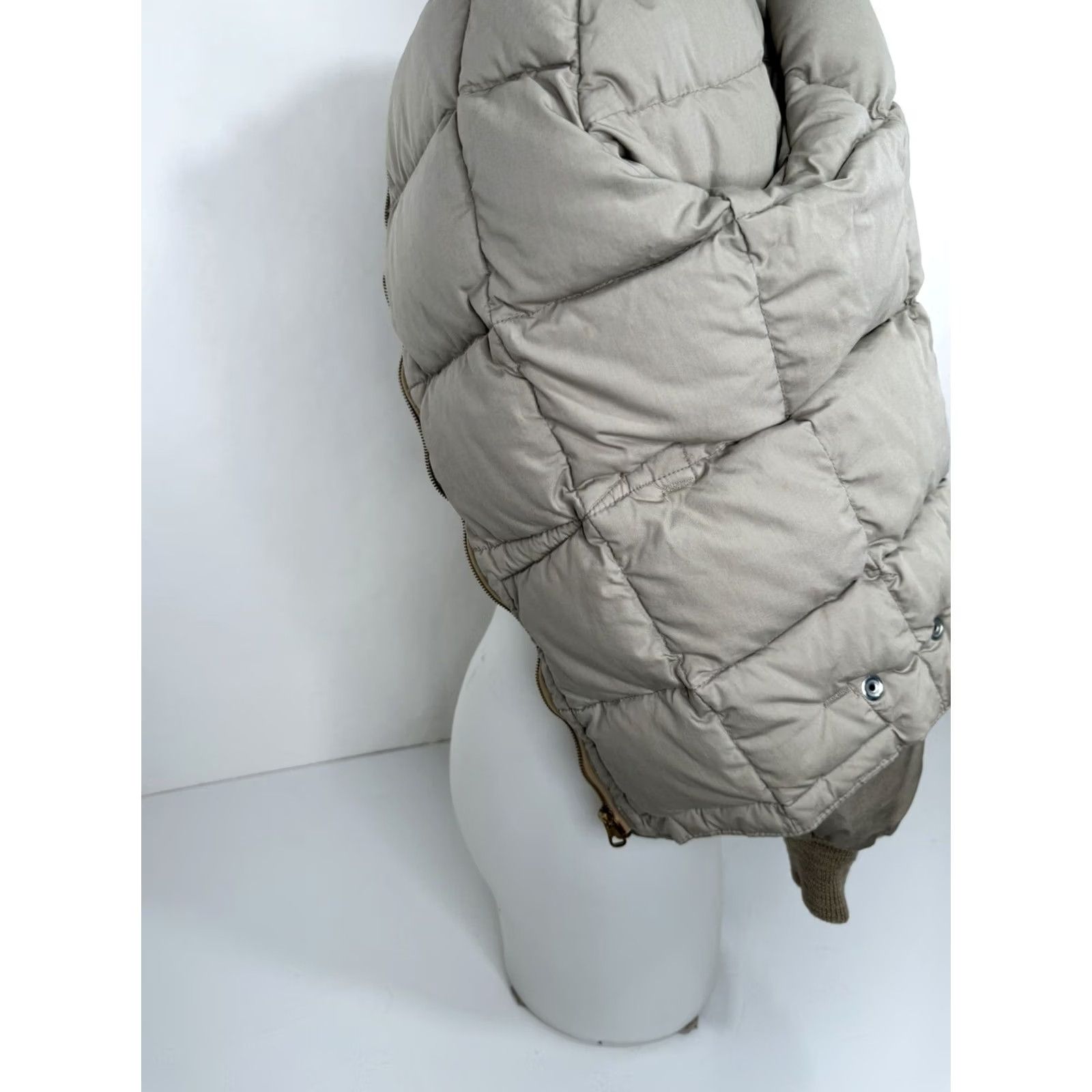Vintage VINTAGE COMFY / SEATTLE QUILT DOWN INSULATED Jacket Mens S Beige / Khaki 80s 90s C6 Size US S / EU 44-46 / 1 - 8 Thumbnail
