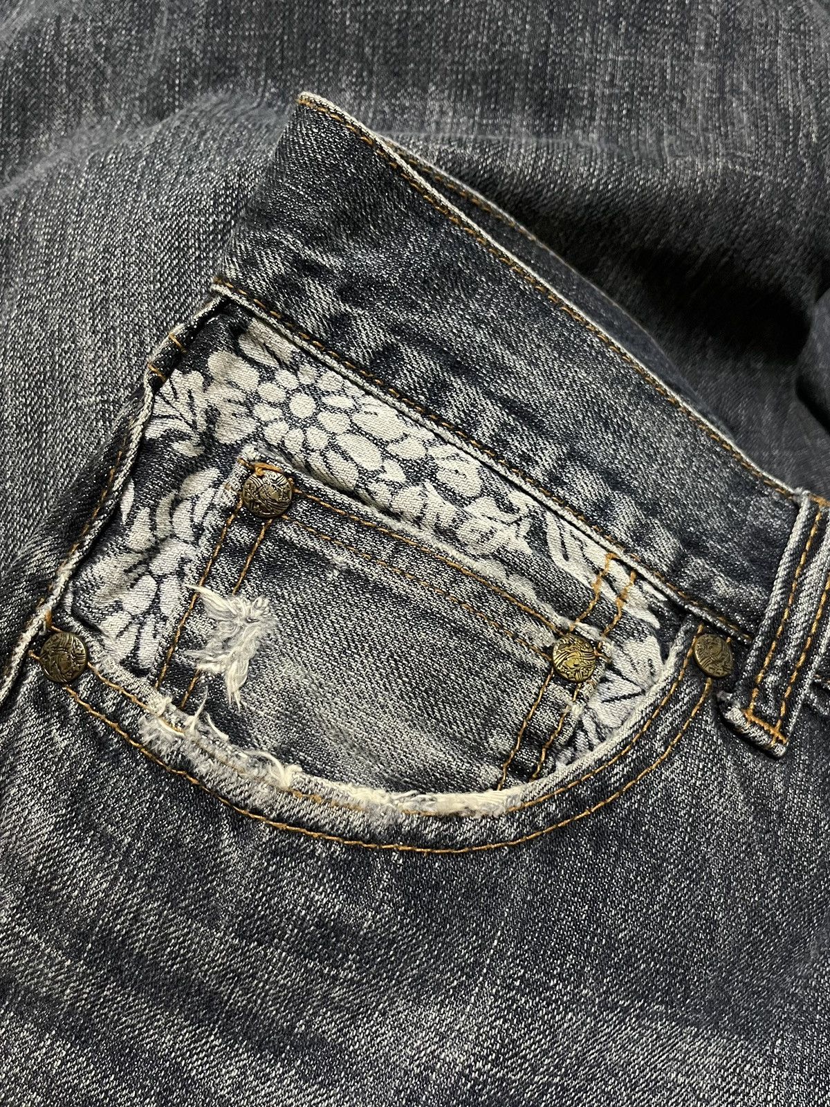 Japanese Brand Tiger Motive Embroidery Jeans Size US 35 - 17 Thumbnail