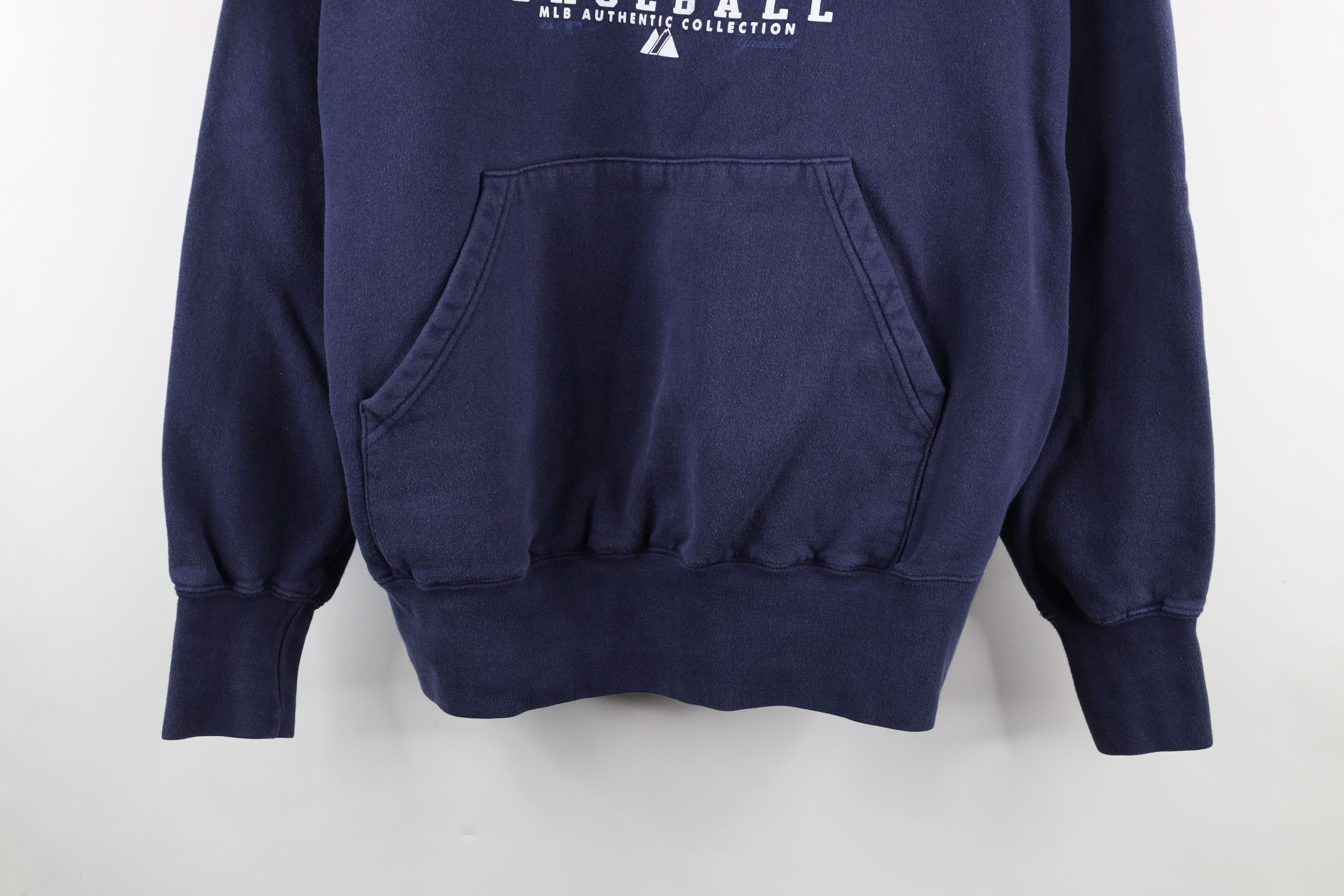 Majestic × Vintage Vintage Majestic Out New York Yankees Hoodie Sweatshirt Size US XXL / EU 58 / 5 - 3 Thumbnail
