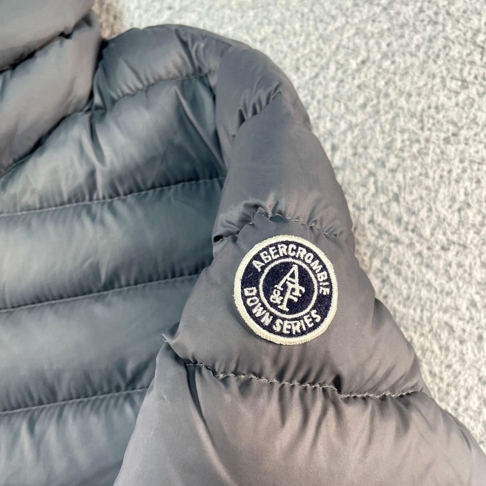 Abercrombie & Fitch Abercrombie & Fitch Puffer Jacket Womens Small Gray Down Insulated Quilted Jacket Size S / US 4 / IT 40 - 4 Thumbnail
