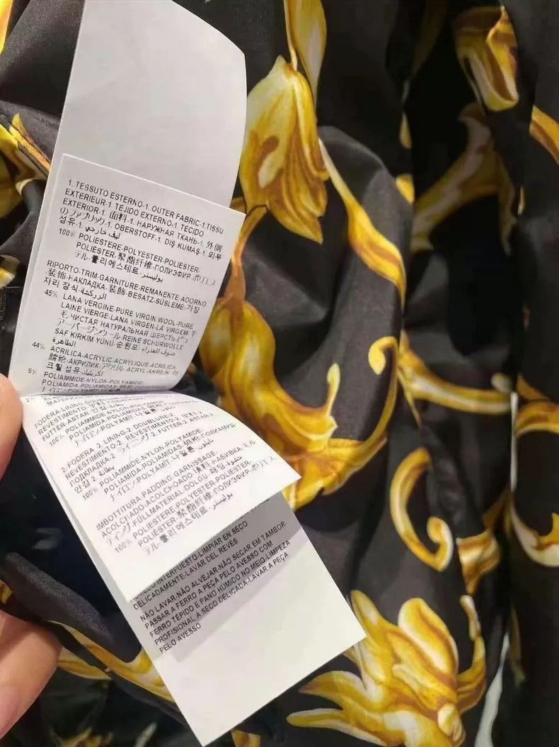 Versace Versace The black and gold series wears thin cotton clothe Size US XL / EU 56 / 4 - 9 Thumbnail